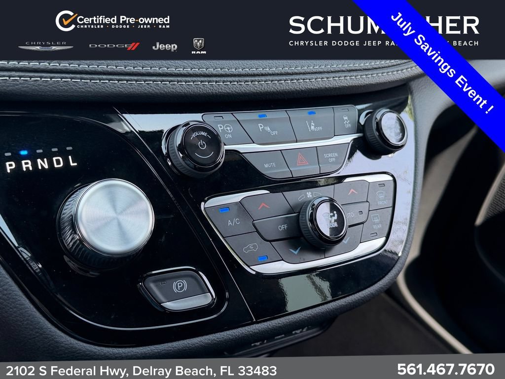 Used 2025 Chrysler Pacifica Select FWD image 23