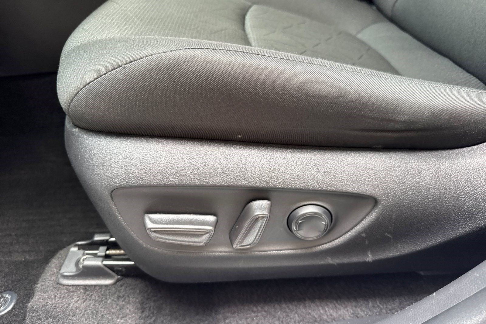 Used 2024 Toyota RAV4 XLE w/ Convenience Package FWD image 14