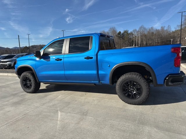 Used 2025 Chevrolet Silverado 1500 ZR2 w/ Technology Package image 8