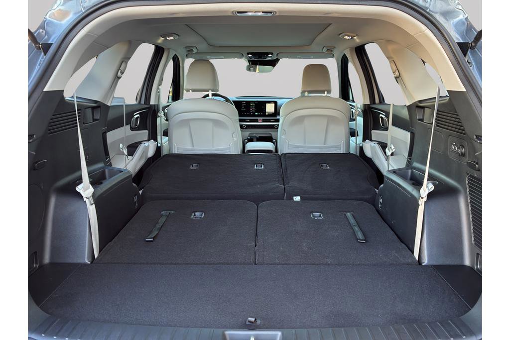 Certified 2025 Kia Sorento S w/ Panoramic Sunroof Package image 9