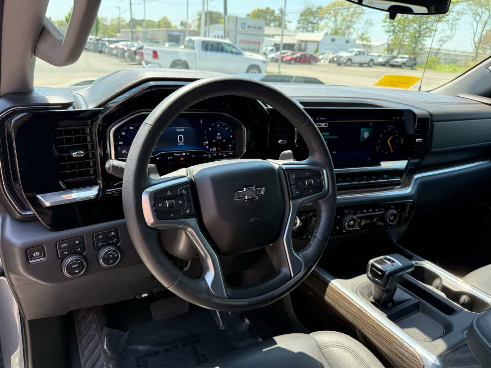Used 2024 Chevrolet Silverado 1500 LT Trail Boss w/ Convenience Package II AWD/4WD image 13