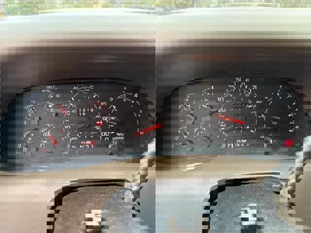 Used 2001 Ford F550 2WD Crew Cab Super Duty image 26