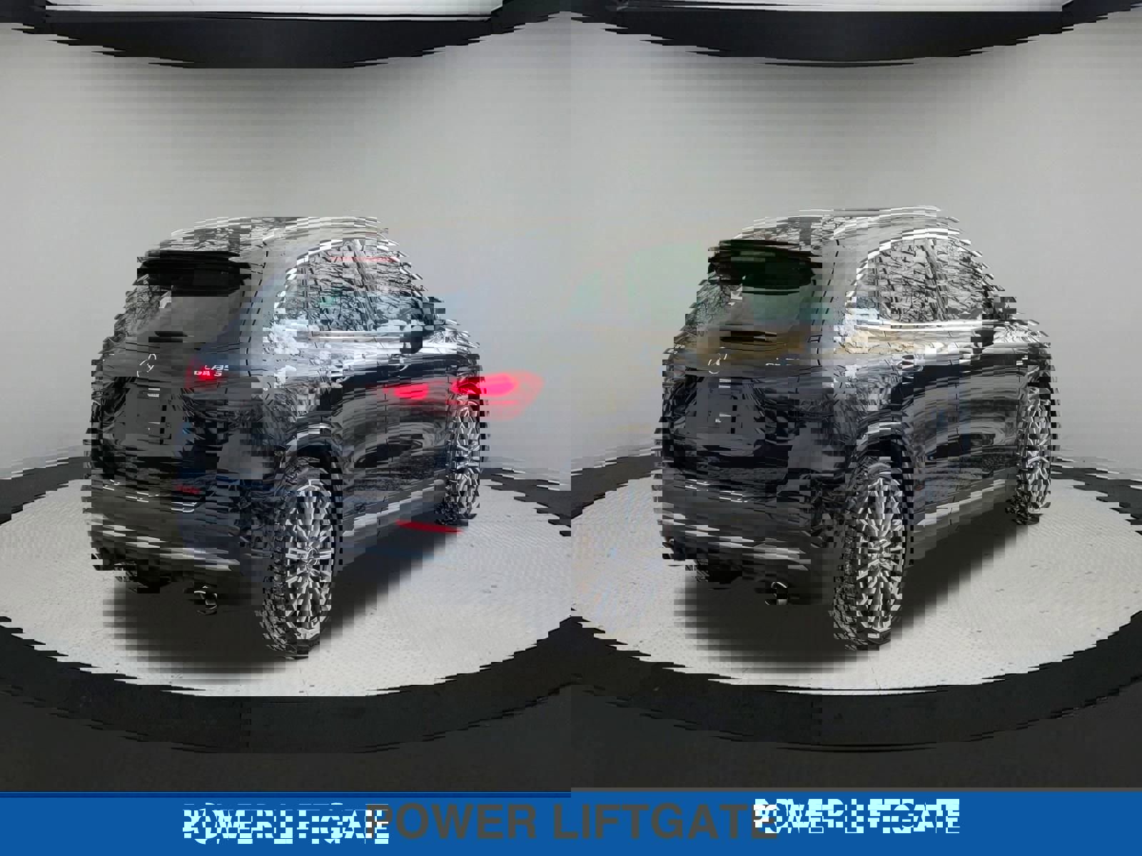 Used 2024 Mercedes-Benz GLA 35 AMG 4MATIC image 4