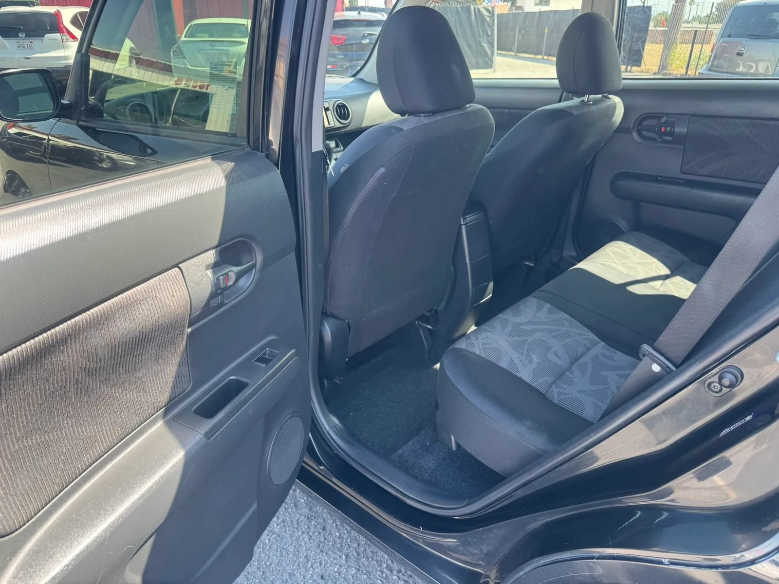 Used 2014 Scion xB FWD image 21