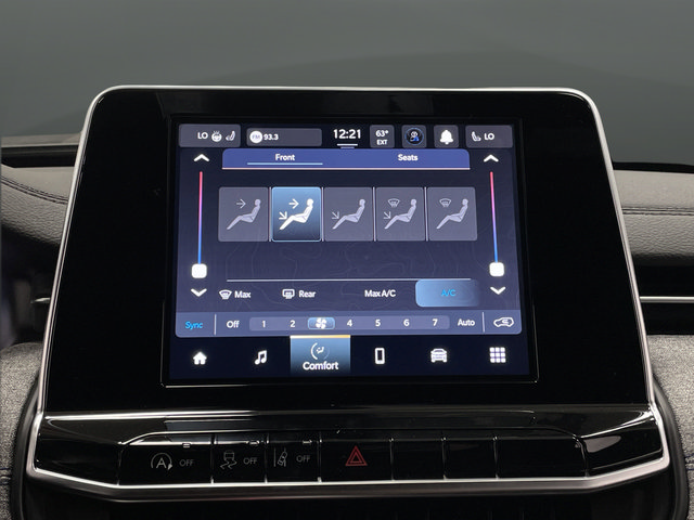 New 2025 Jeep Compass Latitude w/ Sun & Sound Group AWD/4WD image 19