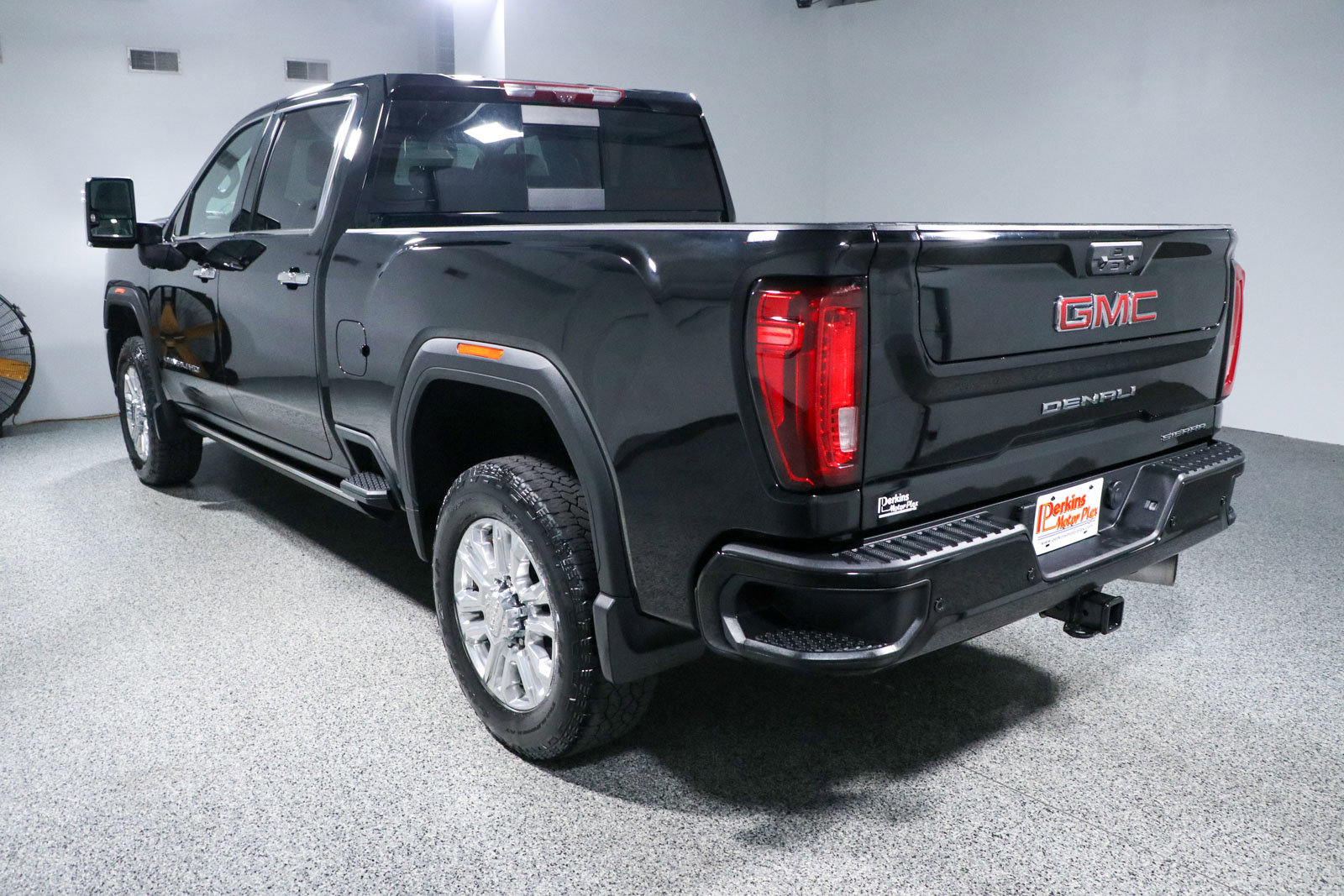 Used 2023 GMC Sierra 2500 Denali w/ Denali Ultimate Package image 9