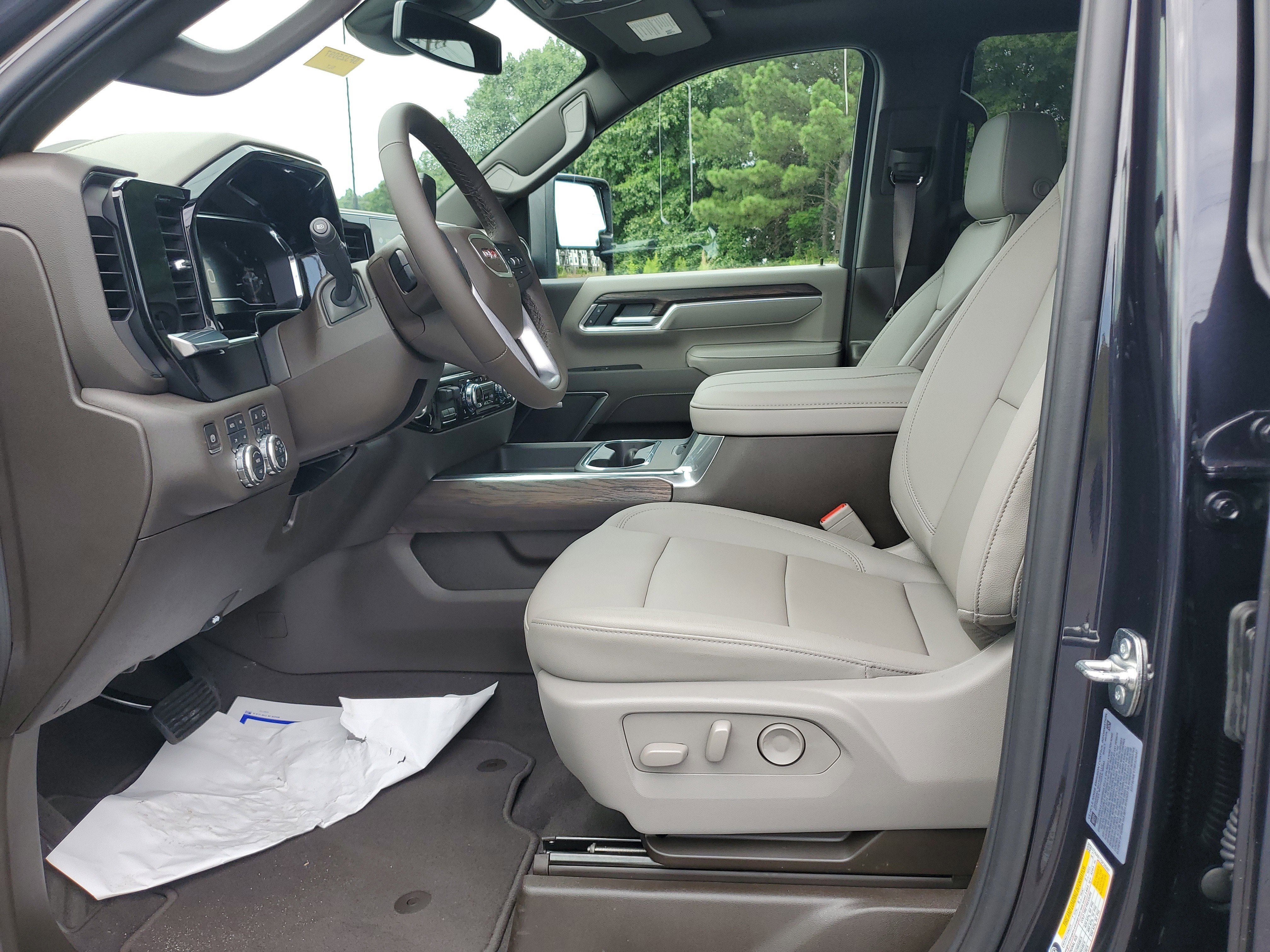 New 2025 GMC Sierra 2500 SLT w/ SLT Convenience Package image 20