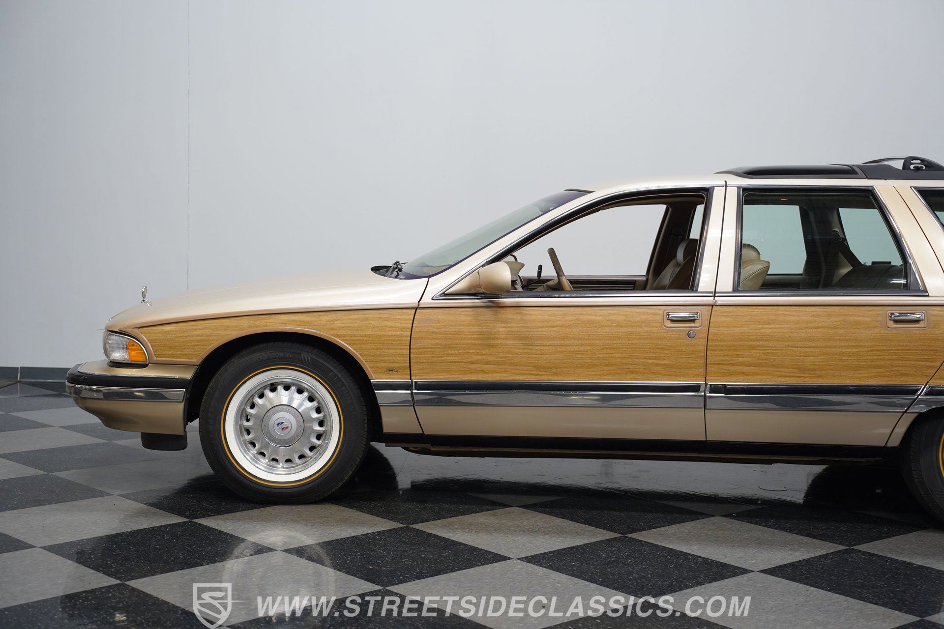 Used 1996 Buick Roadmaster Estate RWD image 23