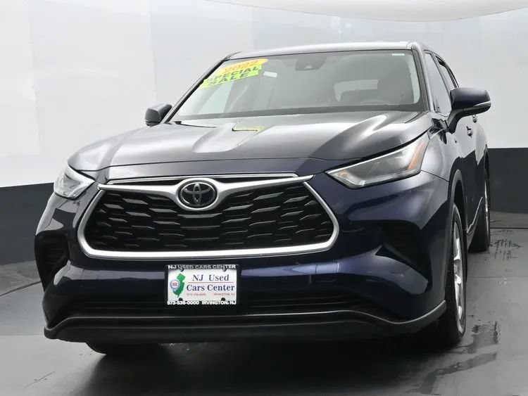Used 2022 Toyota Highlander L