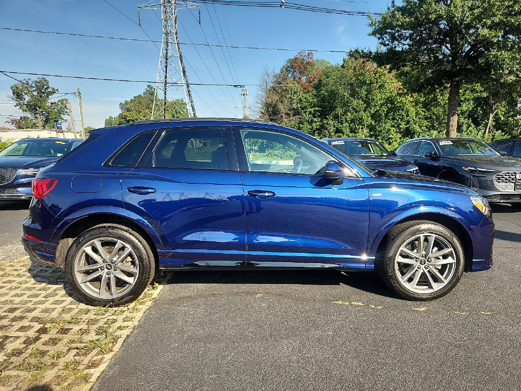 Certified 2025 Audi Q3 2.0T Premium w/ Convenience Package AWD/4WD image 13