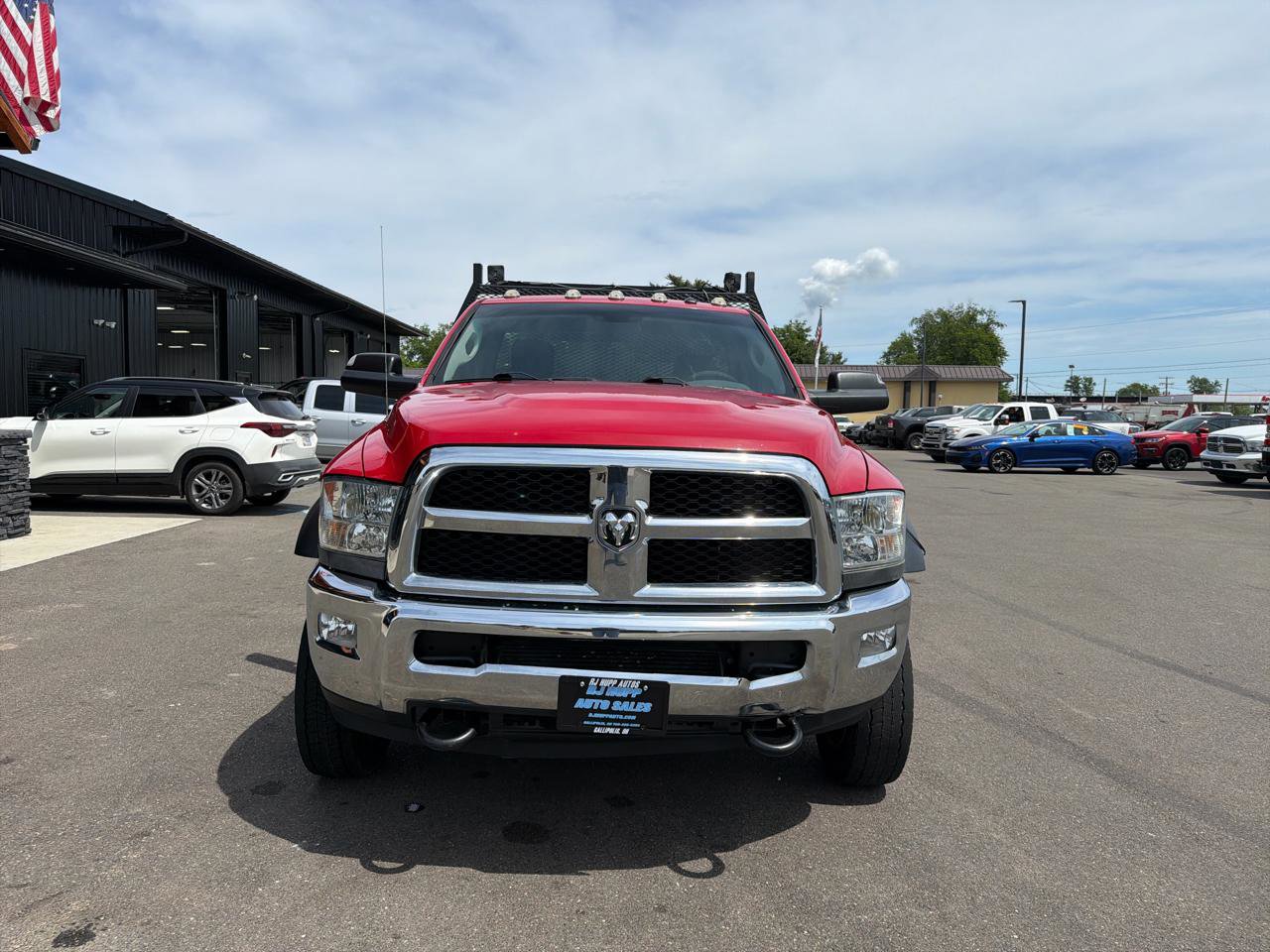 Used 2018 RAM 5500 Tradesman w/ Power & Remote Entry Group AWD/4WD image 2