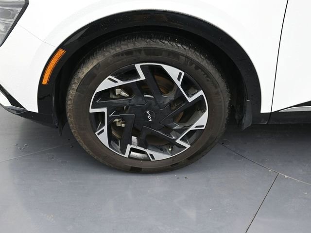 Used 2025 Kia Sportage SX image 9