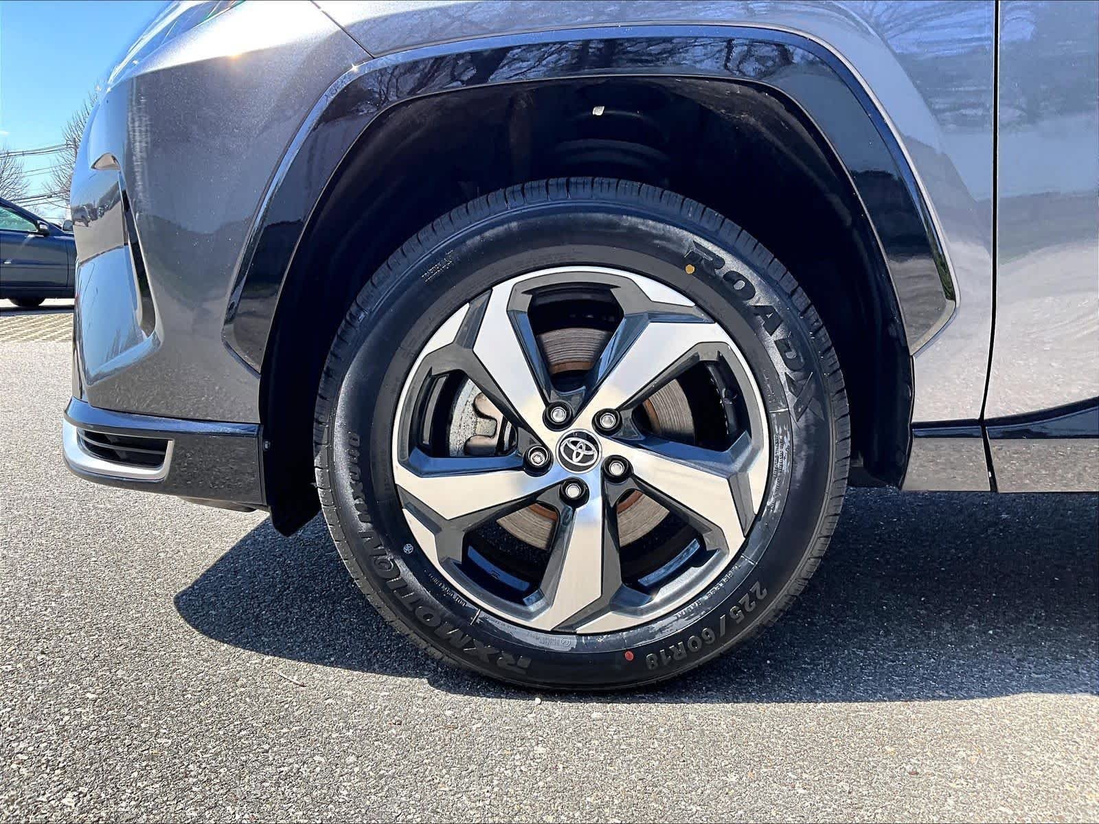 Used 2023 Toyota RAV4 SE w/ Weather & Moonroof Package image 7