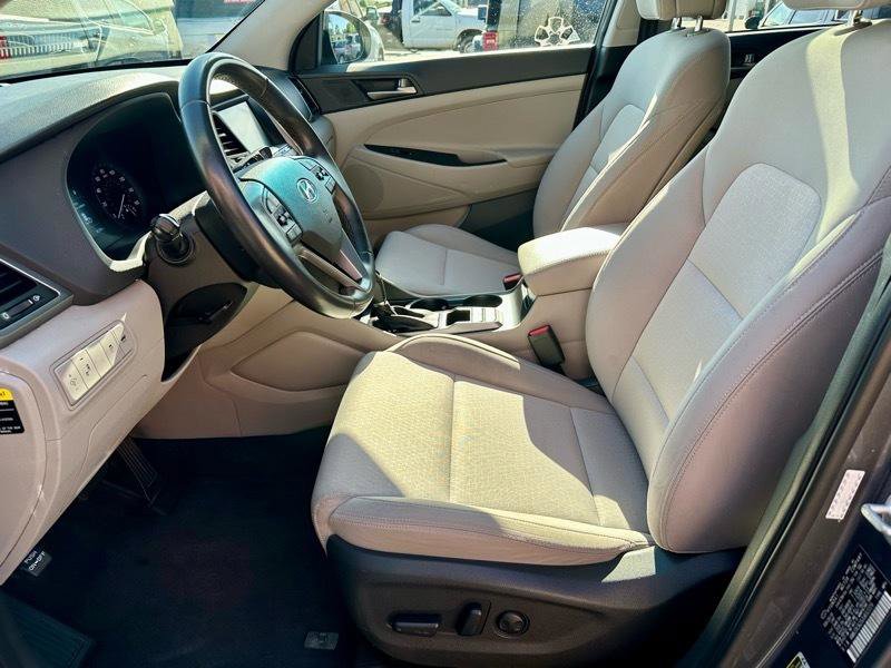 Used 2018 Hyundai Tucson Value AWD/4WD image 11