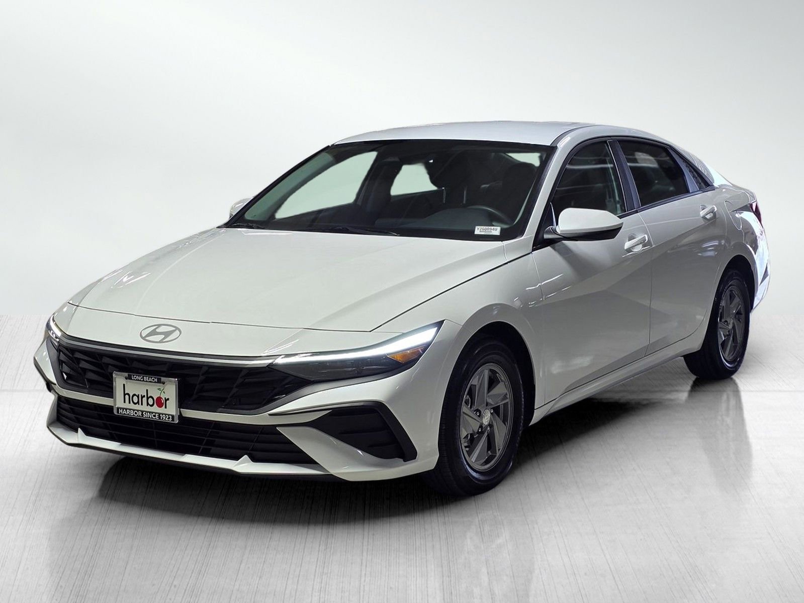 Used 2026 Hyundai Elantra SE image 3