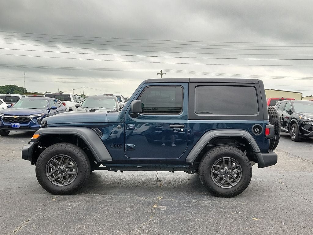 Used 2025 Jeep Wrangler Sport AWD/4WD image 3