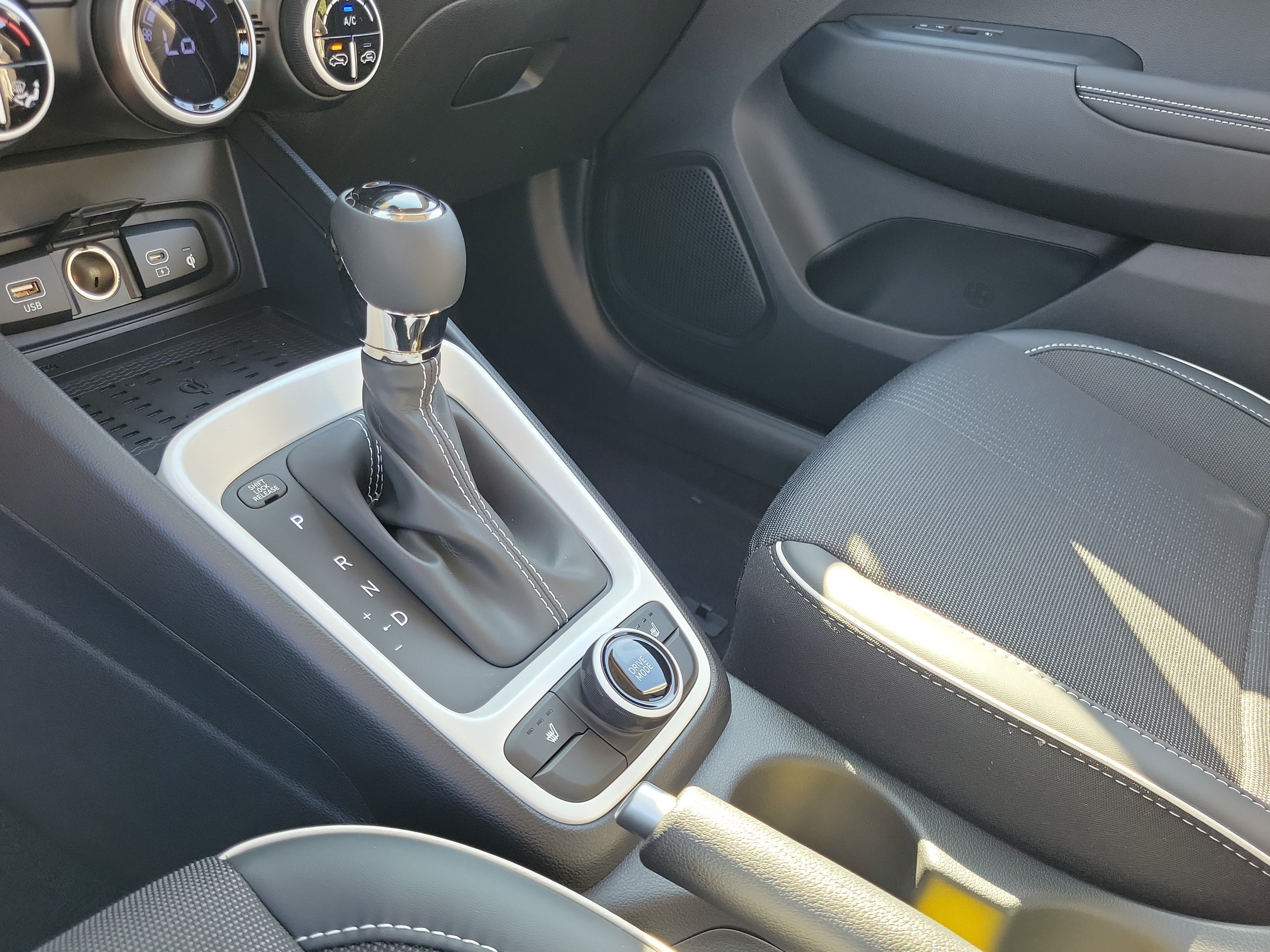 New 2026 Hyundai Venue SEL FWD image 29