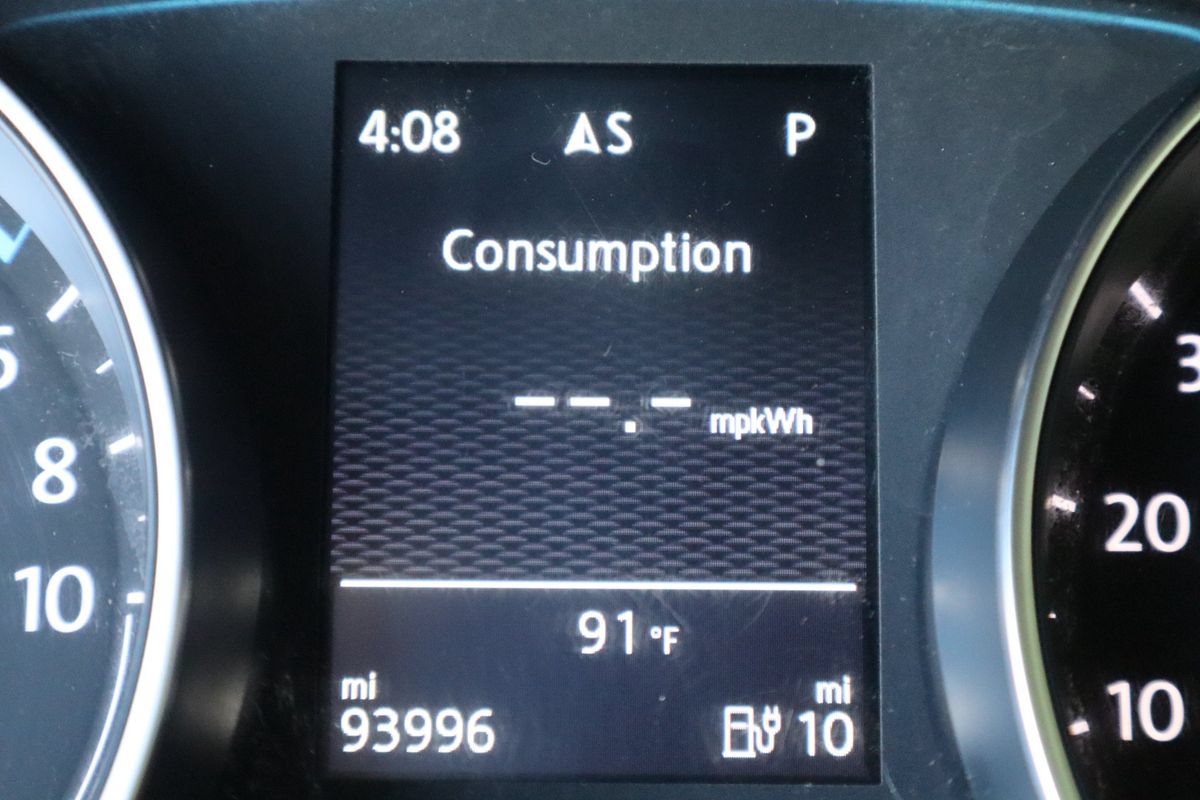Used 2015 Volkswagen e-Golf Limited Edition FWD image 43