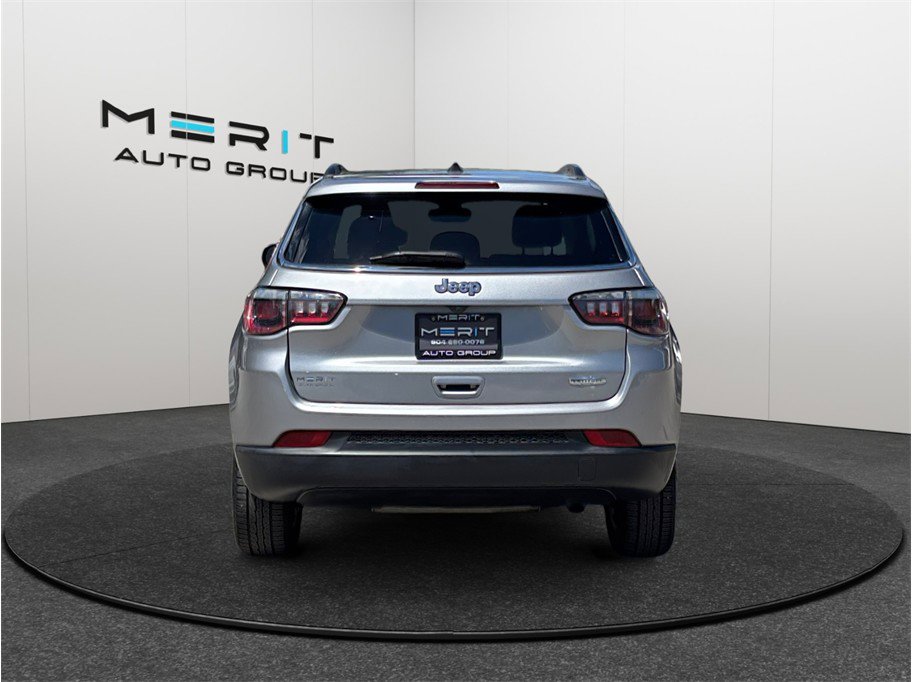 Used 2018 Jeep Compass Latitude w/ Popular Equipment Group image 8