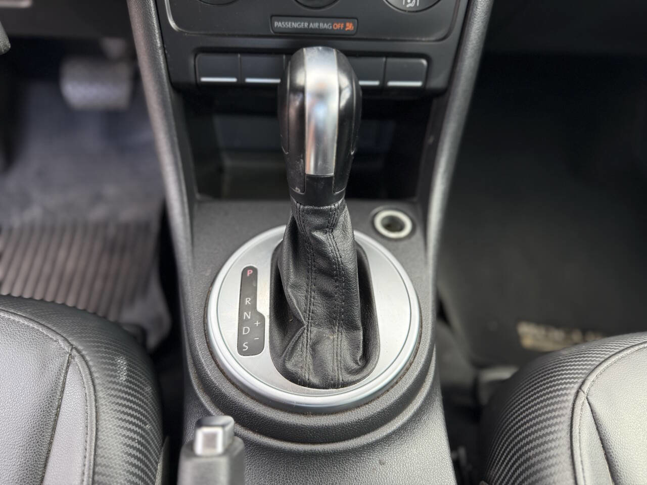 Used 2017 Volkswagen Beetle 1.8T Classic FWD image 18