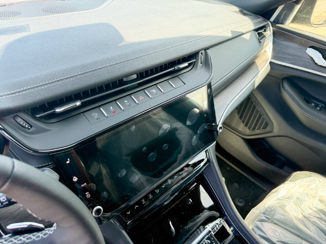New 2026 Jeep Grand Cherokee Altitude AWD/4WD image 20