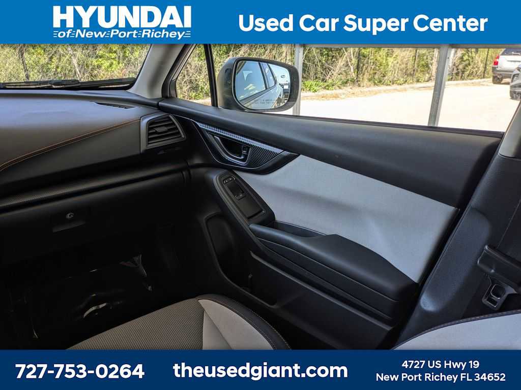 Used 2022 Subaru Crosstrek 2.0i Premium w/ Moonroof Package image 18