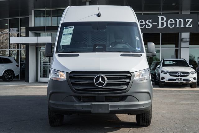 Used 2025 Mercedes-Benz Sprinter 2500 image 2