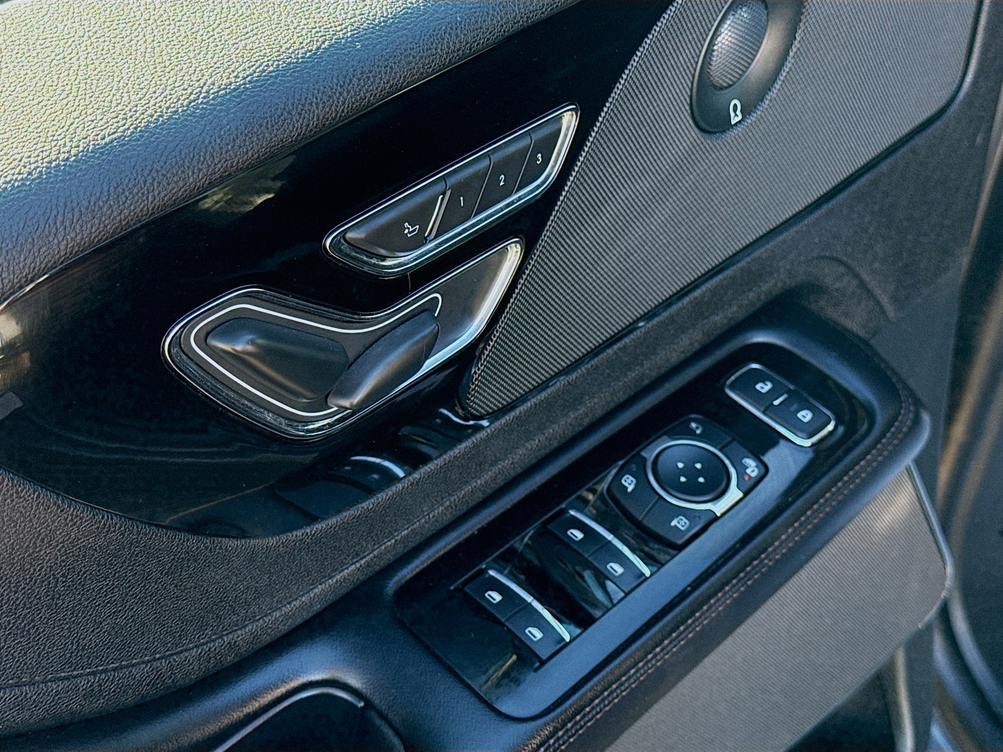 Used 2023 Lincoln Aviator Reserve image 22