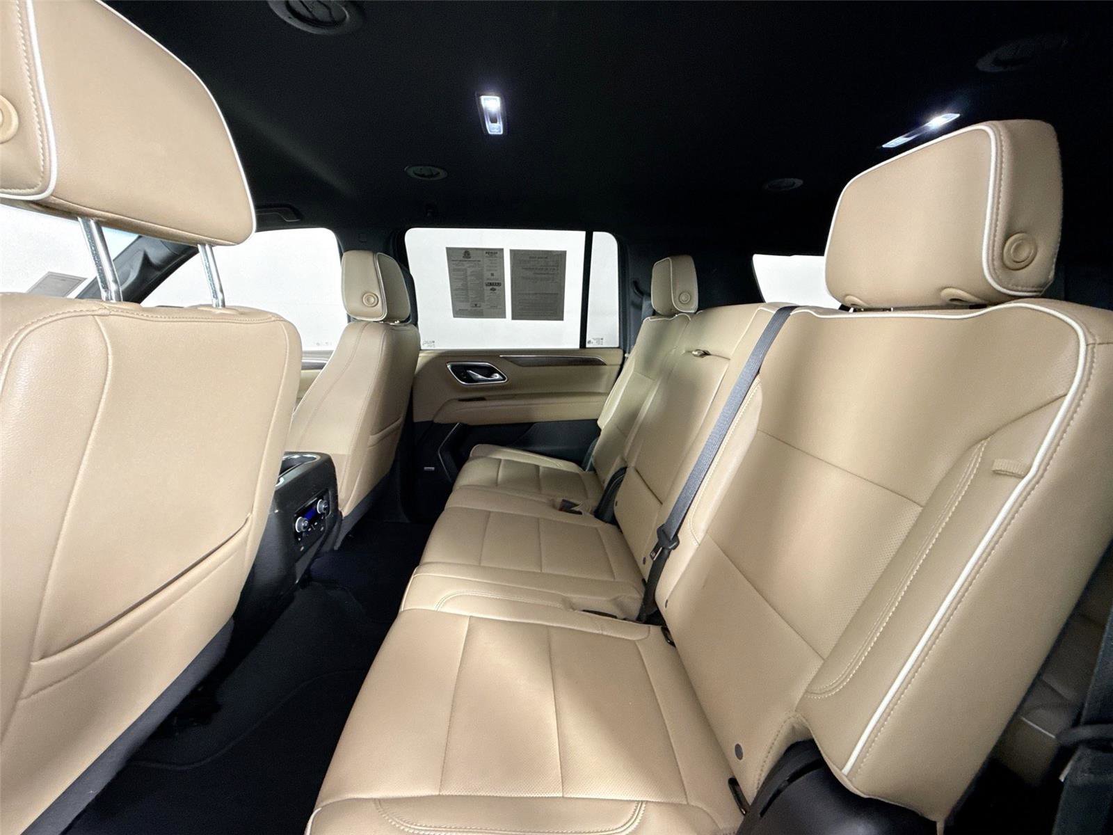 Used 2024 Chevrolet Suburban Premier RWD image 31