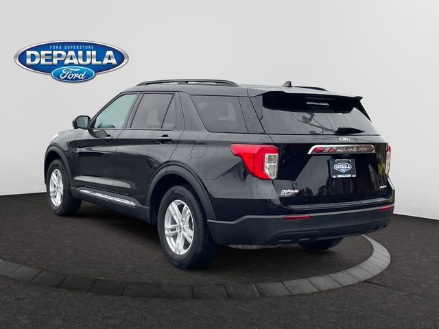 Certified 2022 Ford Explorer XLT image 3