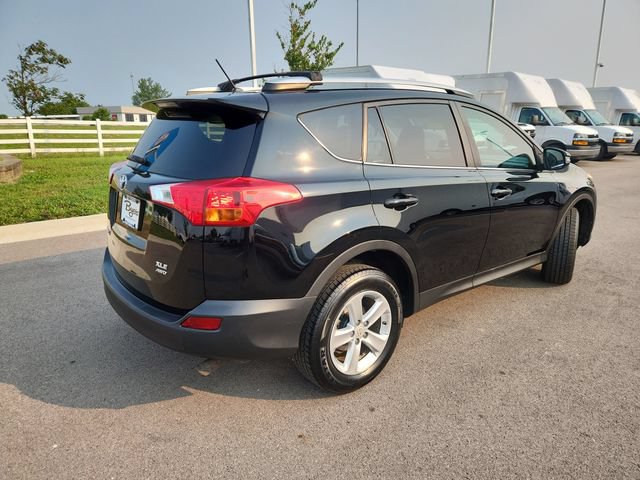 Used 2013 Toyota RAV4 XLE AWD/4WD image 10