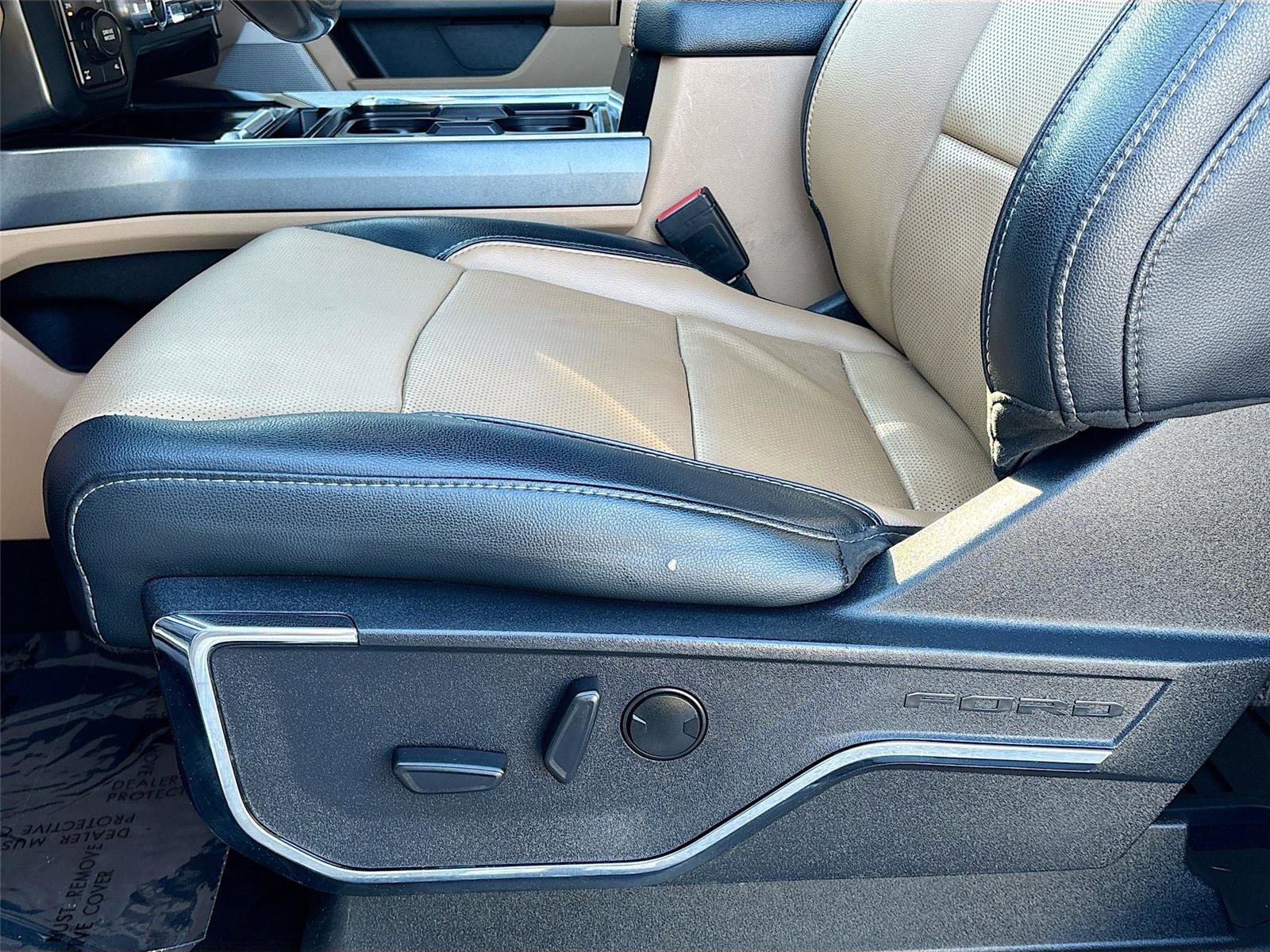 Used 2023 Ford F250 Lariat w/ Chrome Package image 21