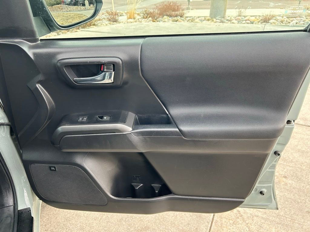 Used 2023 Toyota Tacoma TRD Off-Road w/ TRD Premium Off Road Package image 32