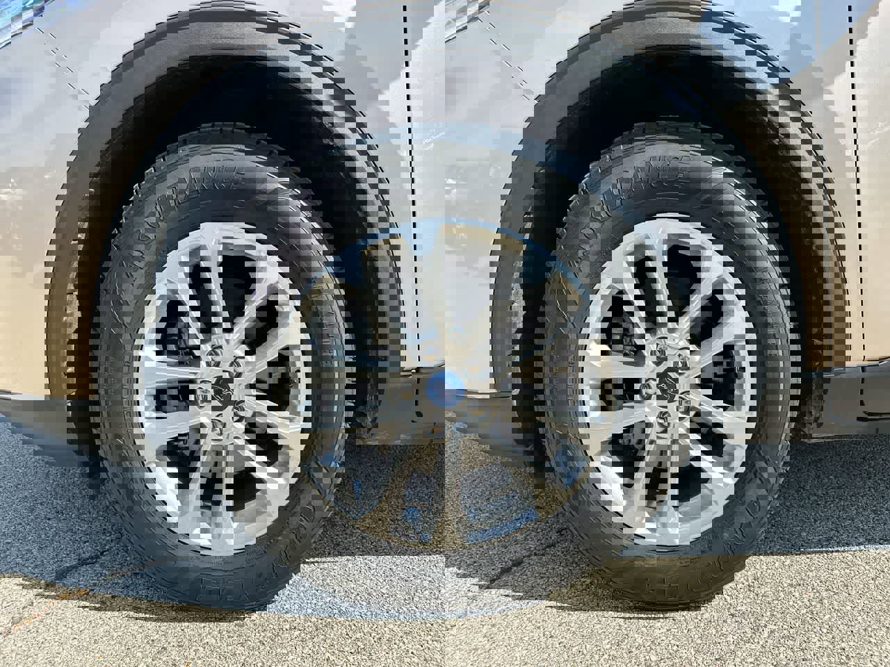 Used 2020 Ford Escape SE image 19