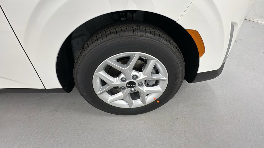 New 2025 Kia Soul LX image 9