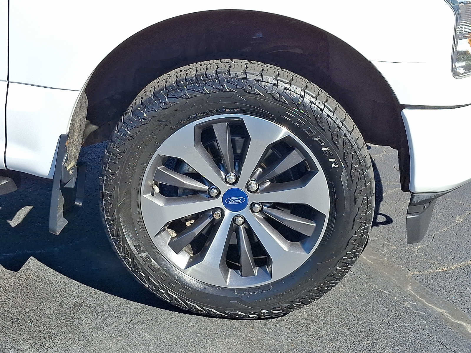 Used 2019 Ford F150 XL w/ Equipment Group 101A Mid AWD/4WD image 8