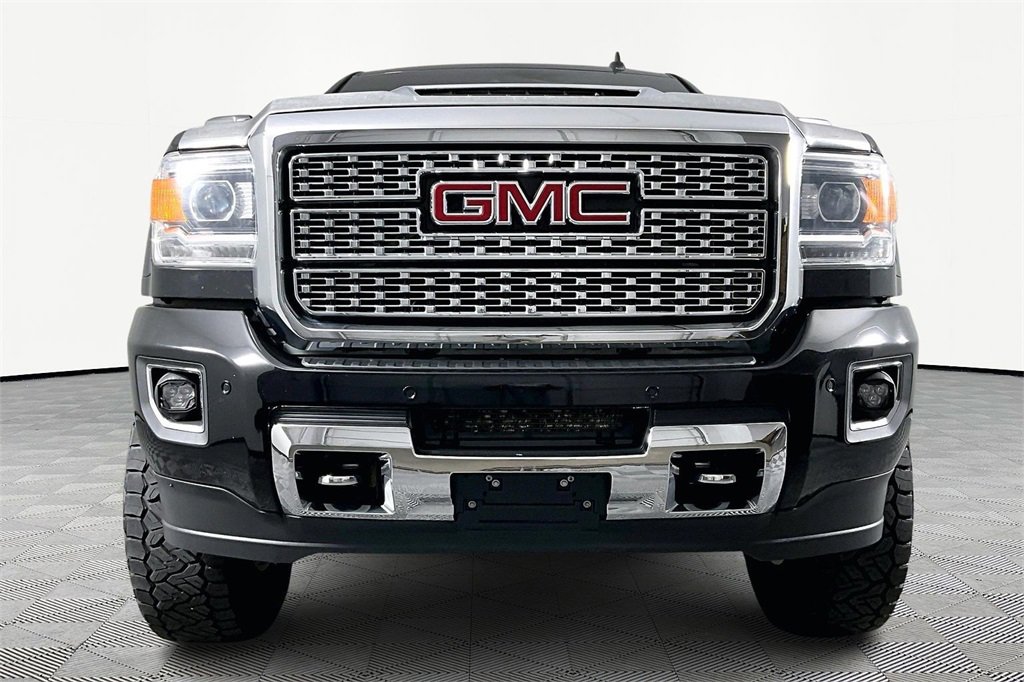 Certified 2019 GMC Sierra 2500 Denali w/ Duramax Plus Package image 2