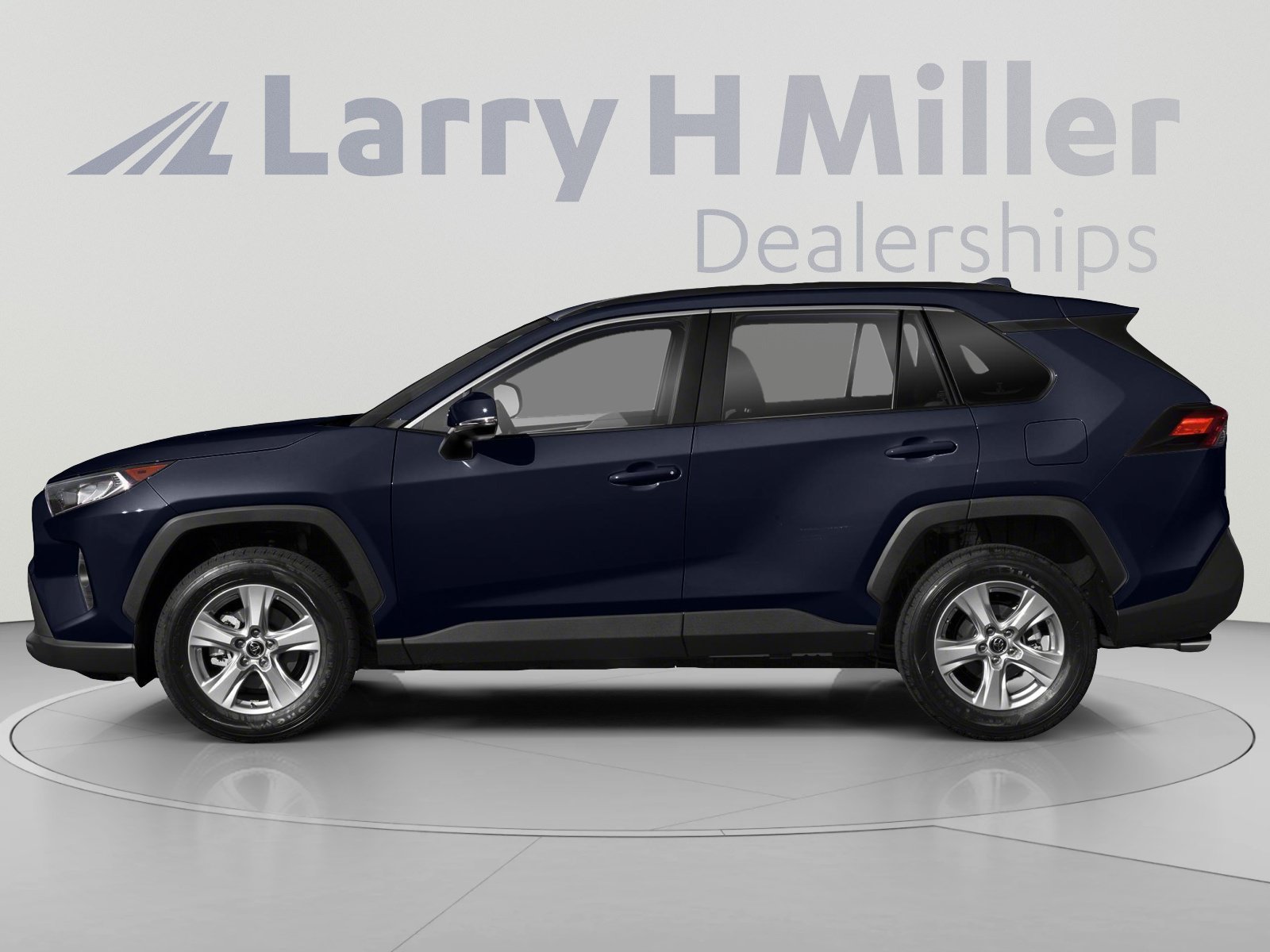 Used 2021 Toyota RAV4 XLE w/ Convenience Package AWD/4WD image 3