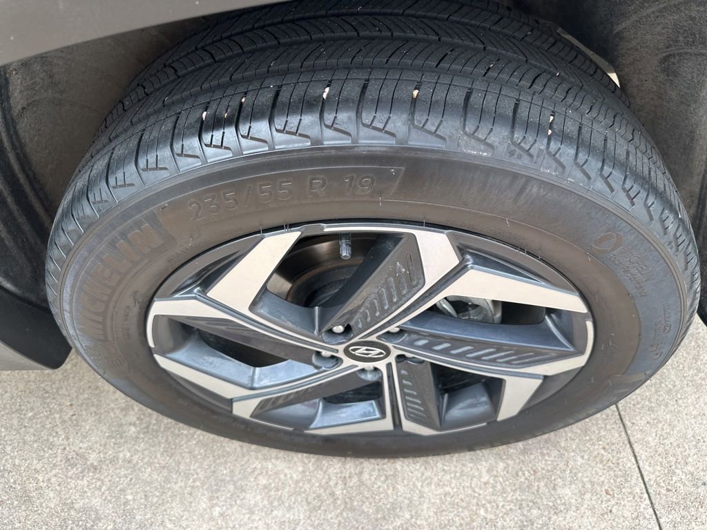 Used 2024 Hyundai Tucson Limited AWD/4WD image 23