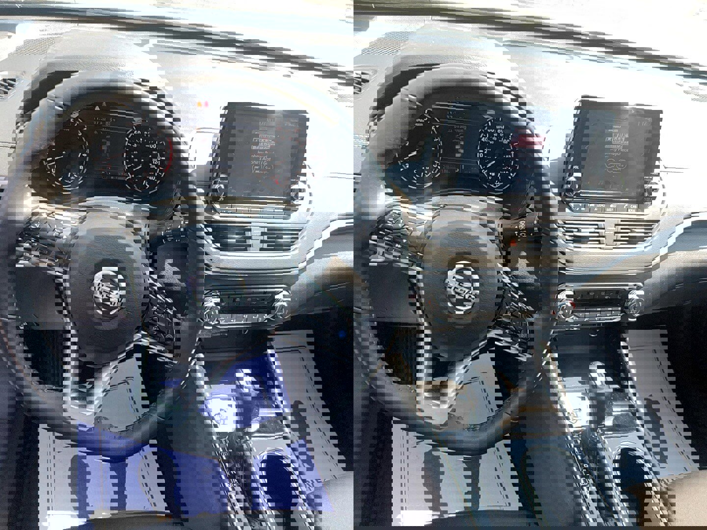 Used 2022 Nissan Altima 2.5 SV w/ SV Premium Package image 15