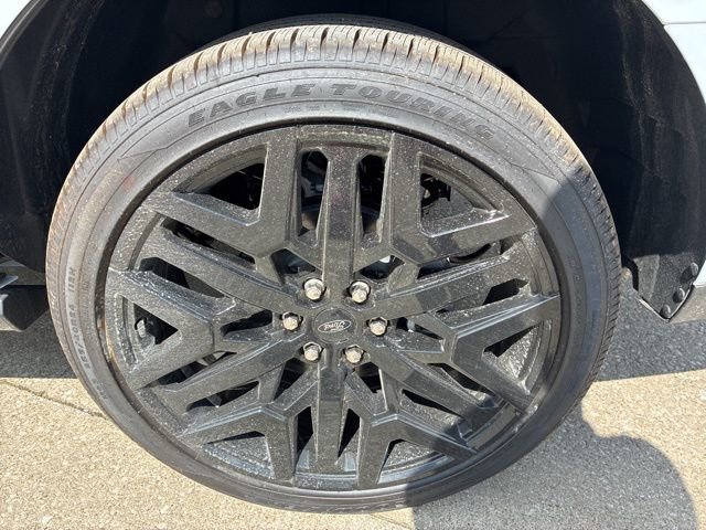 New 2026 Ford Expedition Platinum w/ Stealth Performance Package image 15