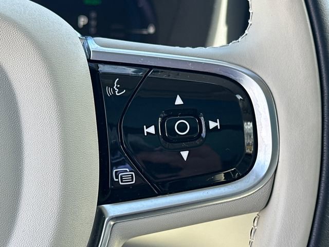 Used 2025 Volvo XC60 T8 Plus w/ Protection Package Premier image 31