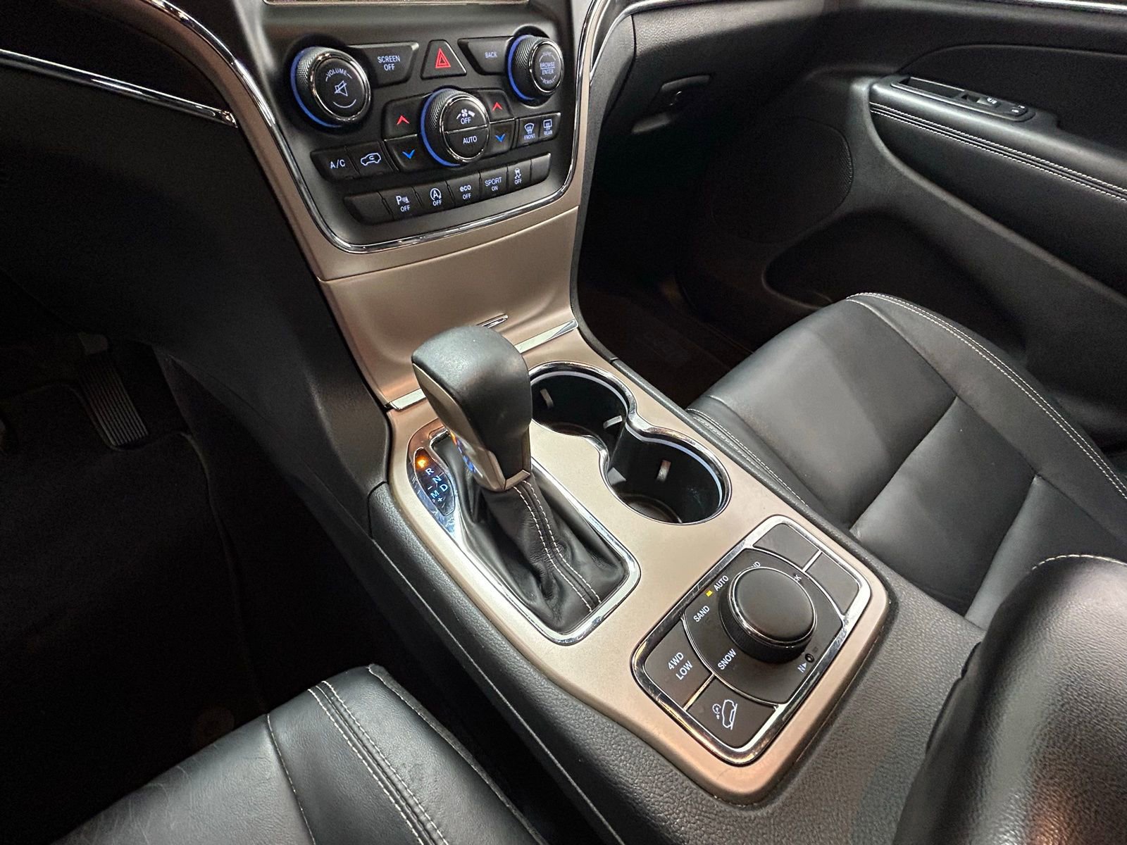 Used 2017 Jeep Grand Cherokee Limited image 22