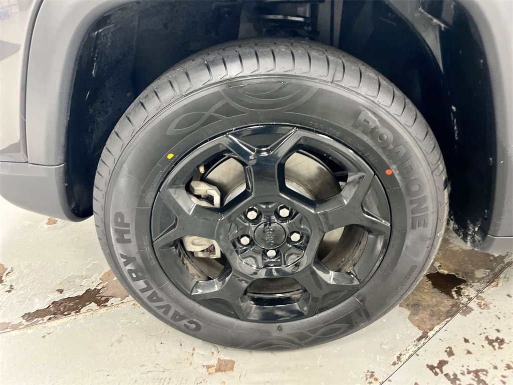 Used 2023 Jeep Compass Trailhawk image 25