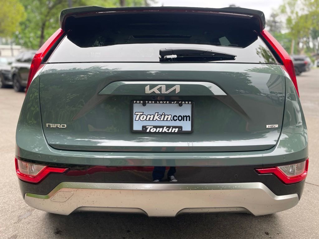 Used 2024 Kia Niro EX Touring FWD image 7