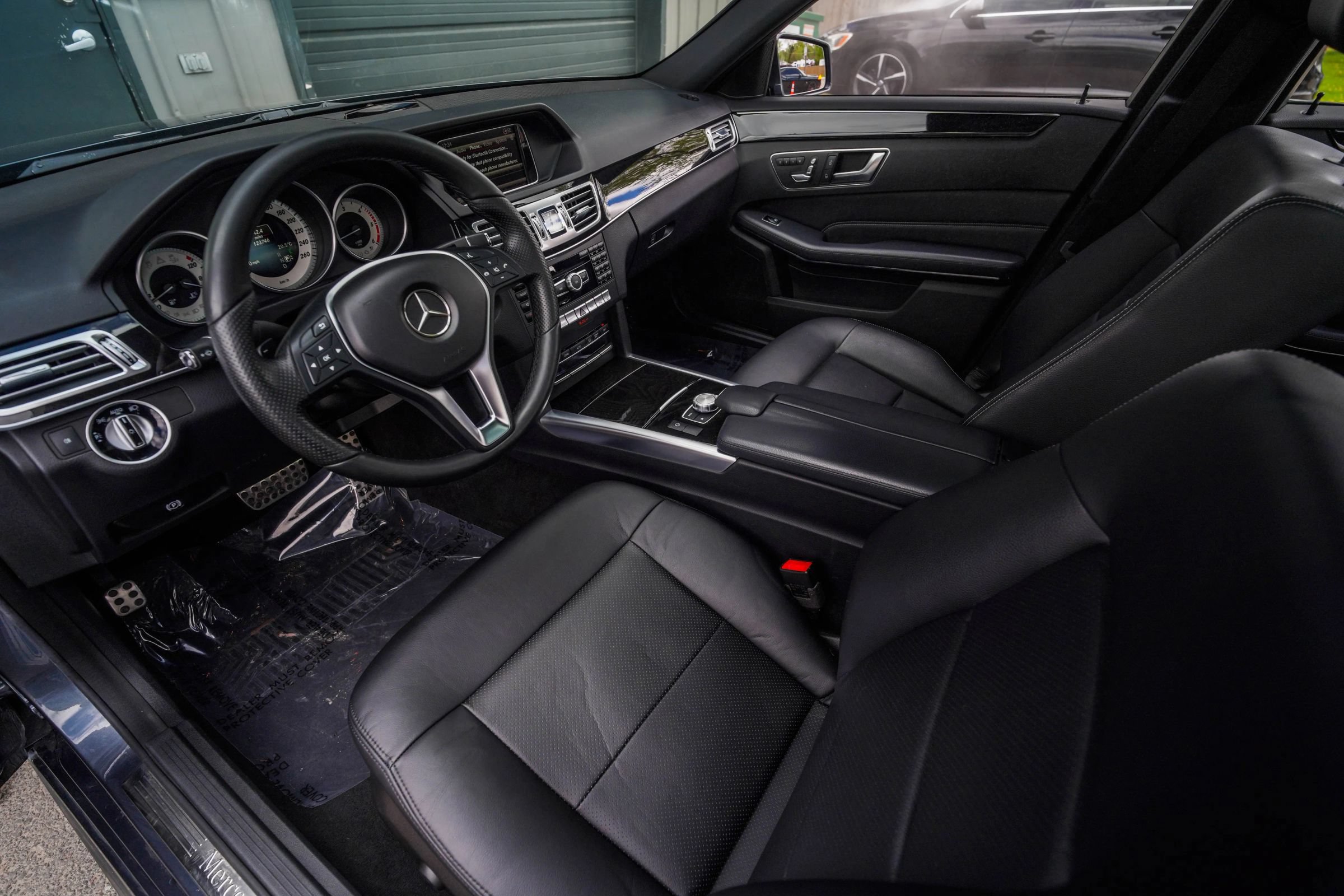 Used 2015 Mercedes-Benz E 250 BlueTEC 4MATIC Sedan image 11