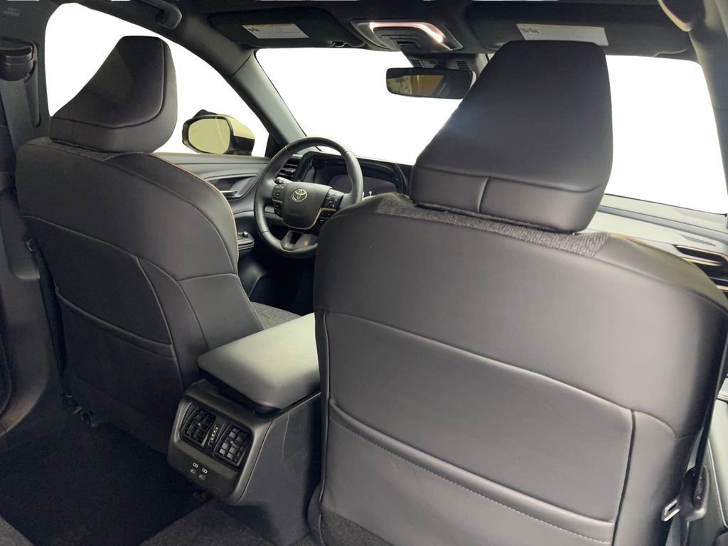 Used 2023 Toyota Crown XLE image 41