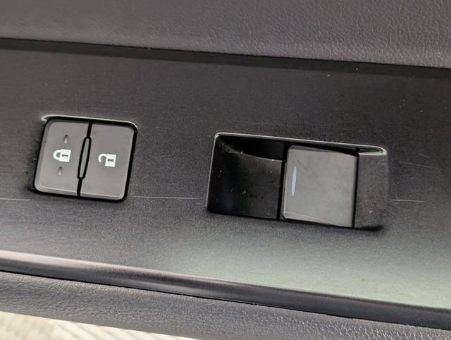 Used 2024 Lexus UX 250h FWD image 33