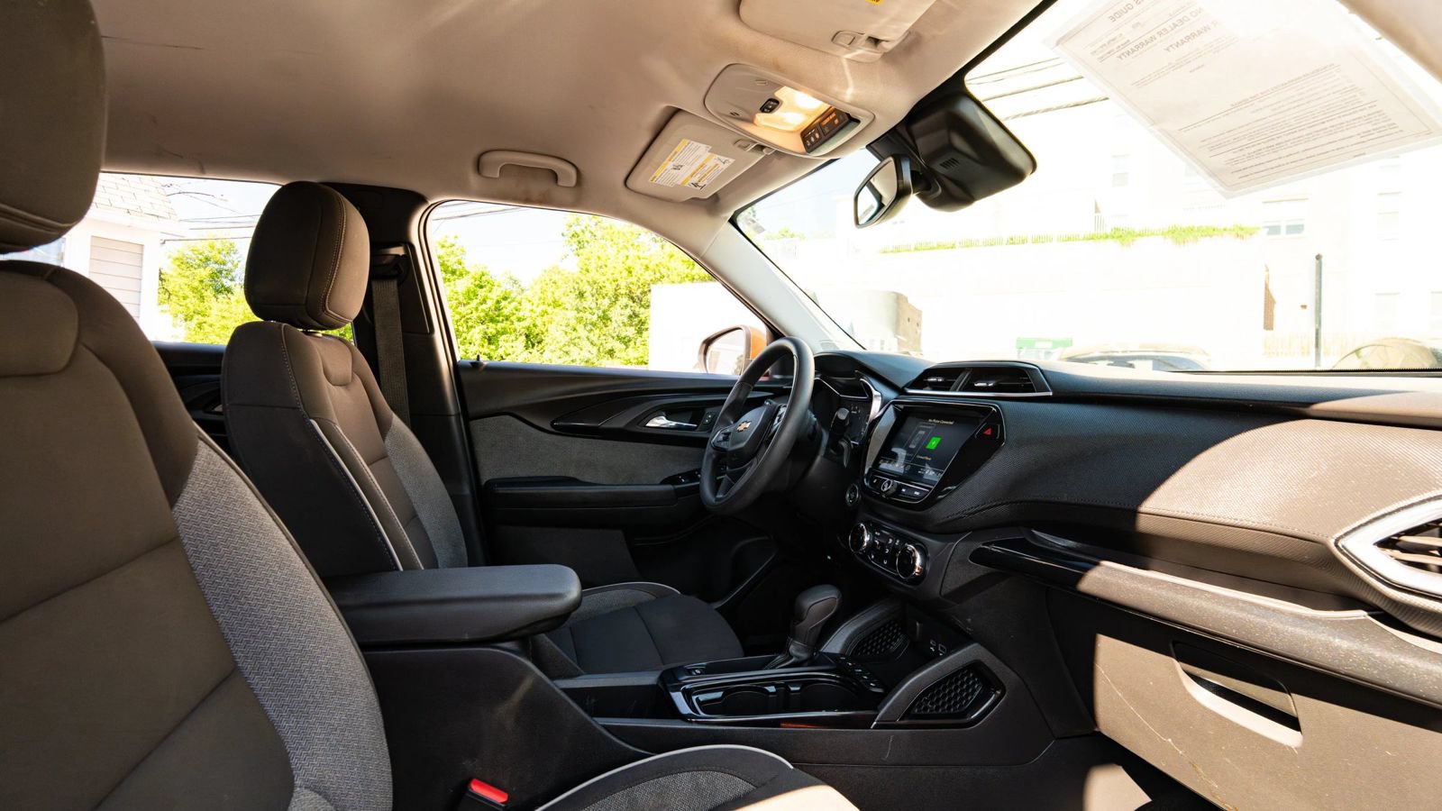 Used 2023 Chevrolet TrailBlazer LT w/ Convenience Package FWD image 11