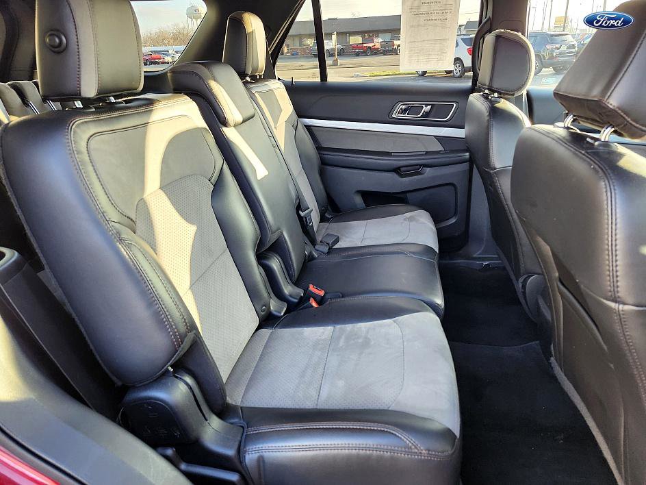 Used 2017 Ford Explorer XLT w/ Equipment Group 202A image 30